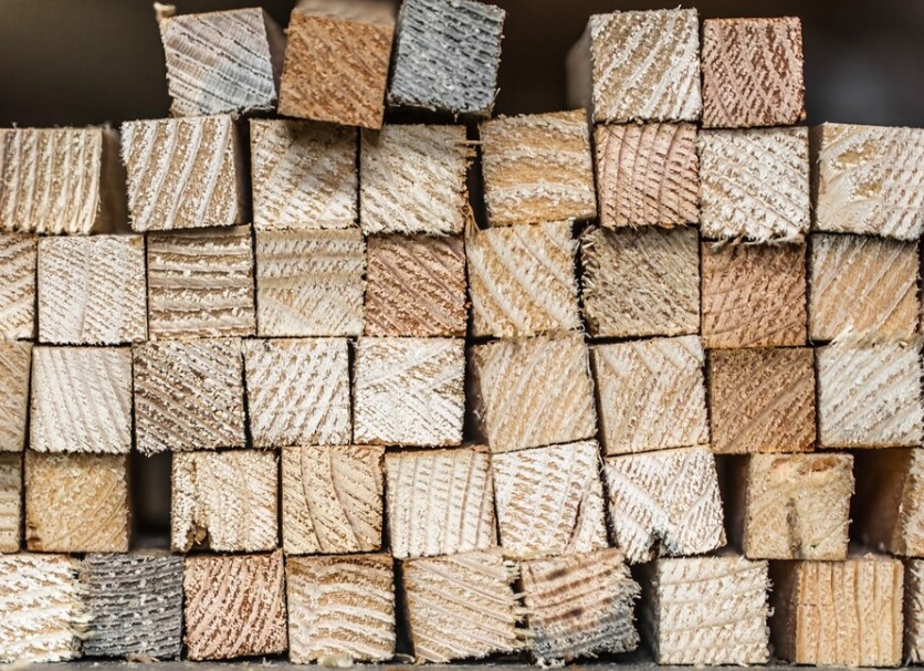 Dlaczego wybór producenta drewna klejonego ma tak duże znaczenie dla inwestora?